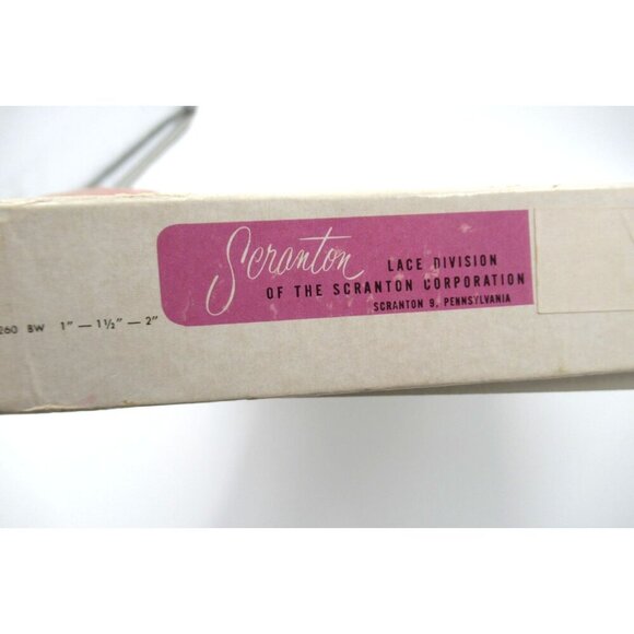 Vintage Scranton Ivory Lace Satin Proofed Table Cloth with 12 Napkins 72" X 90" - Picture 3 of 6